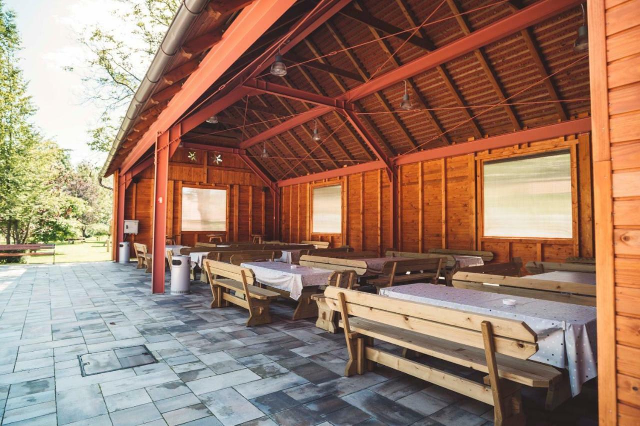 הוילה Camp Podgrad Vransko מראה חיצוני תמונה